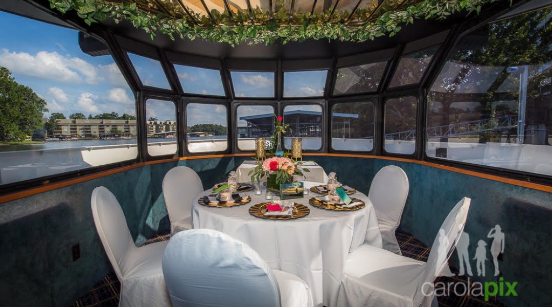 Dining on the Tropical Island Boat